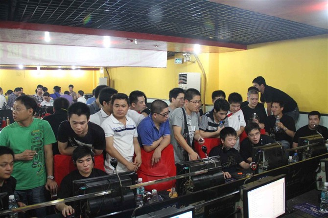 我在群英和神龙后面