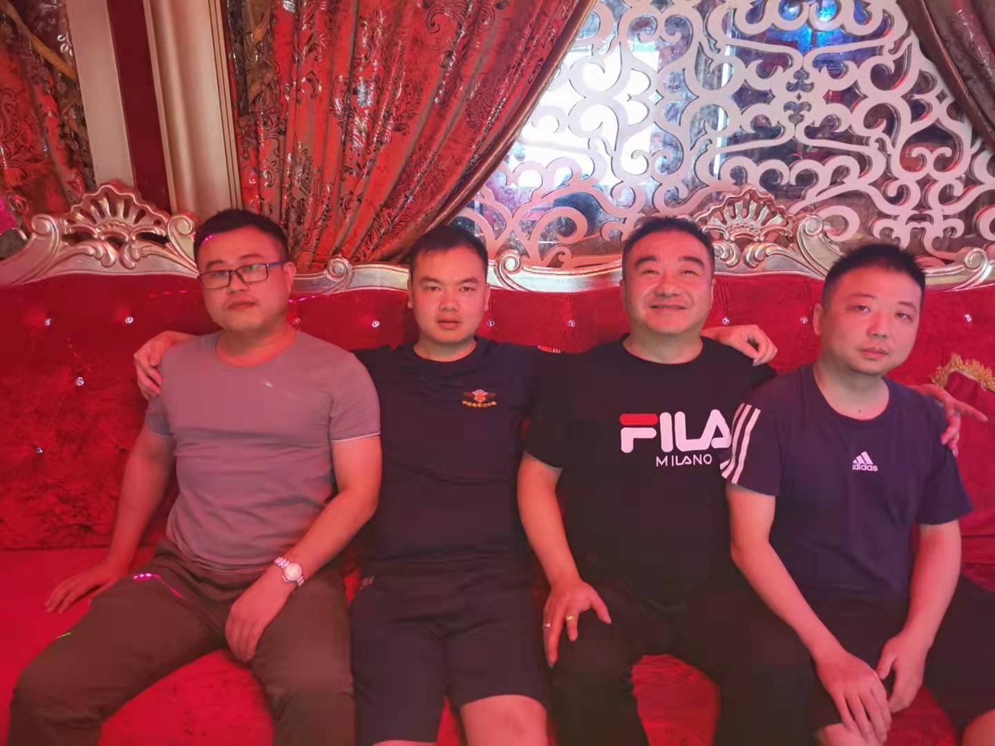 小华哥 小黑马 传说 神龙.jpg