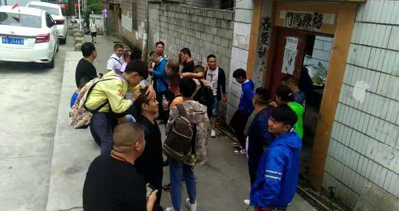 故事其实是从黑网吧开始的..安顺黑网吧基地外景